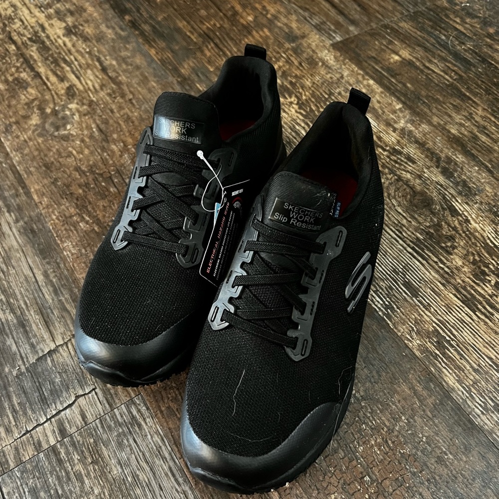 Black non slip work shoes